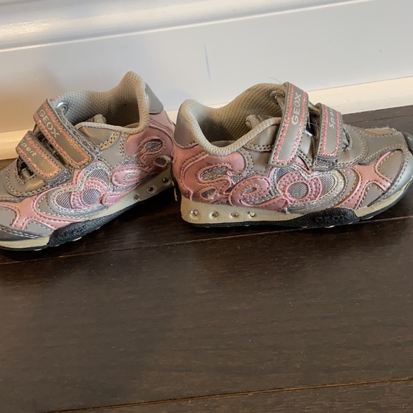 Geox Sport light up Velcro shoes size 7 - Picture 6 of 9